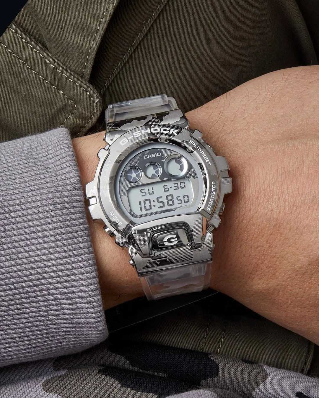 Casio Casio G-Shock GM-6900SCM-1 GM, наручные мужские часы фото под углом