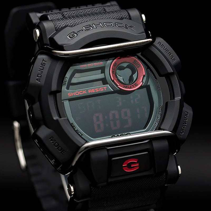 Casio Casio G-Shock GD-400-1SDR (GD-400-1) электронные мужские часы часы крупный план  циферблата