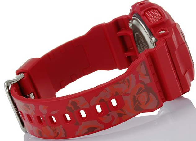 Casio Casio G-Shock GMA-S110F-4A , наручные женские часы фото под углом