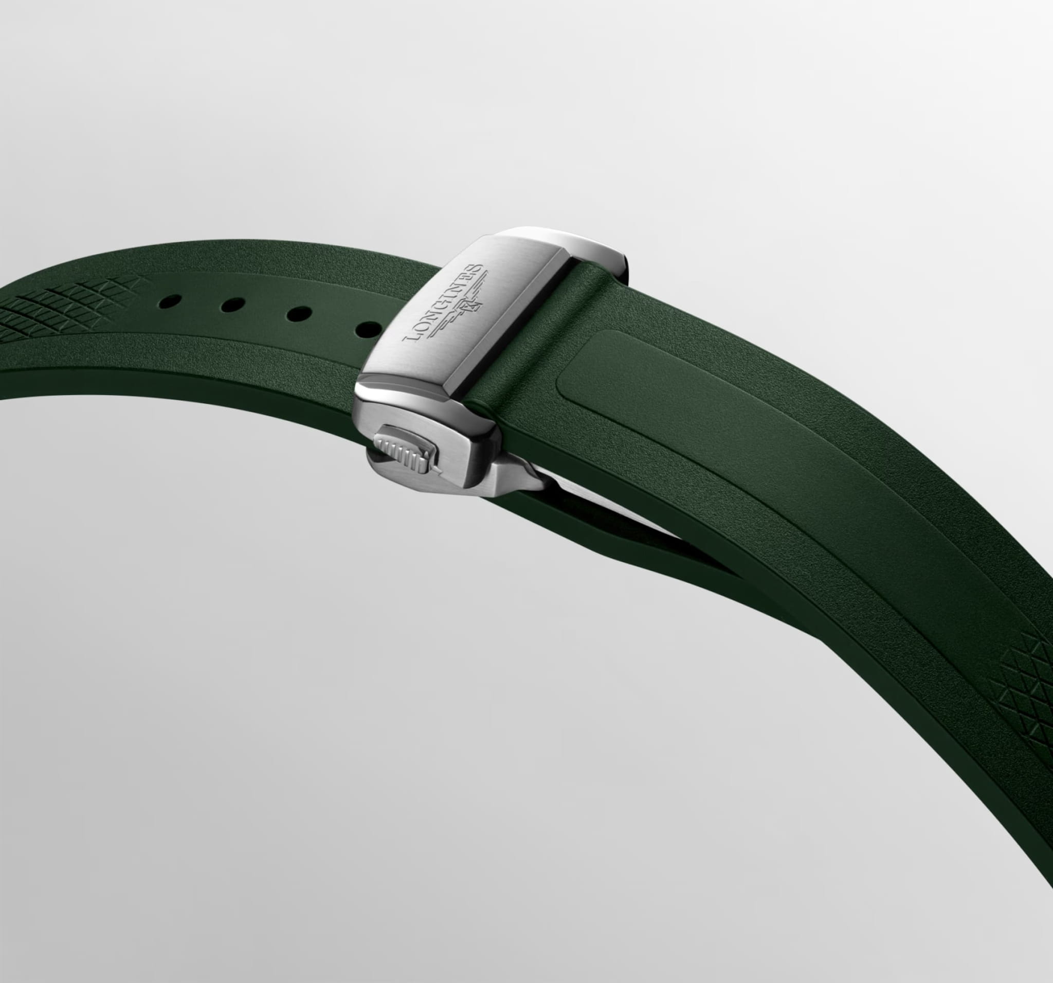 Longines Longines Conquest L3.830.4.02.9 , наручные мужские часы фото под углом