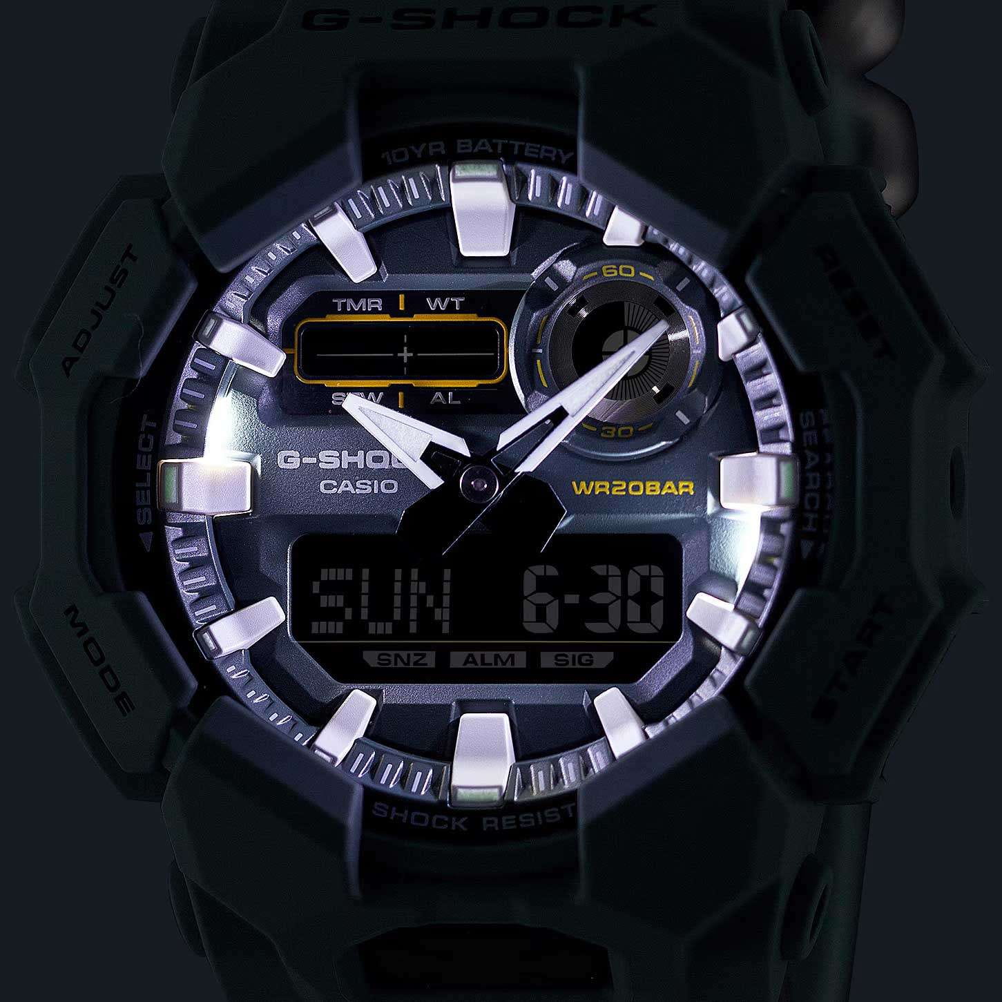 Casio Casio G-SHOCK GA-010CE-2A , наручные мужские часы фото под углом