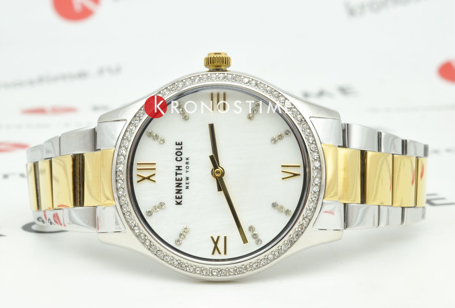 Kenneth Cole Kenneth Cole Modern Classic KCWLG0048302 , наручные женские часы фото под углом