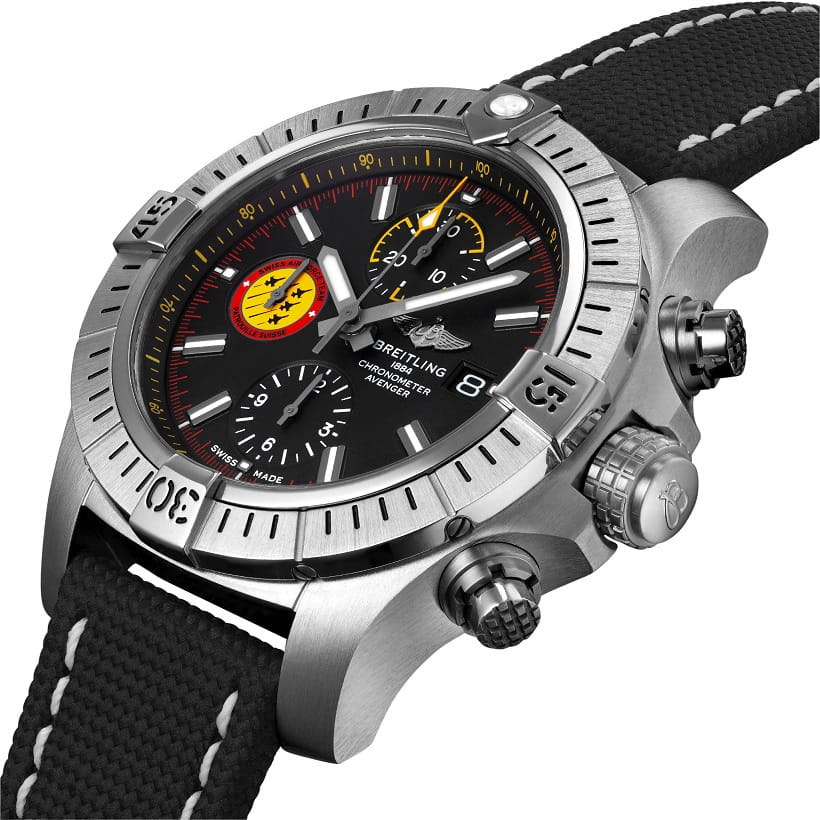 Breitling Breitling Avenger Chronograph 45 Swiss Air Force Team A133171A1B1X1 , наручные мужские часы фото под углом