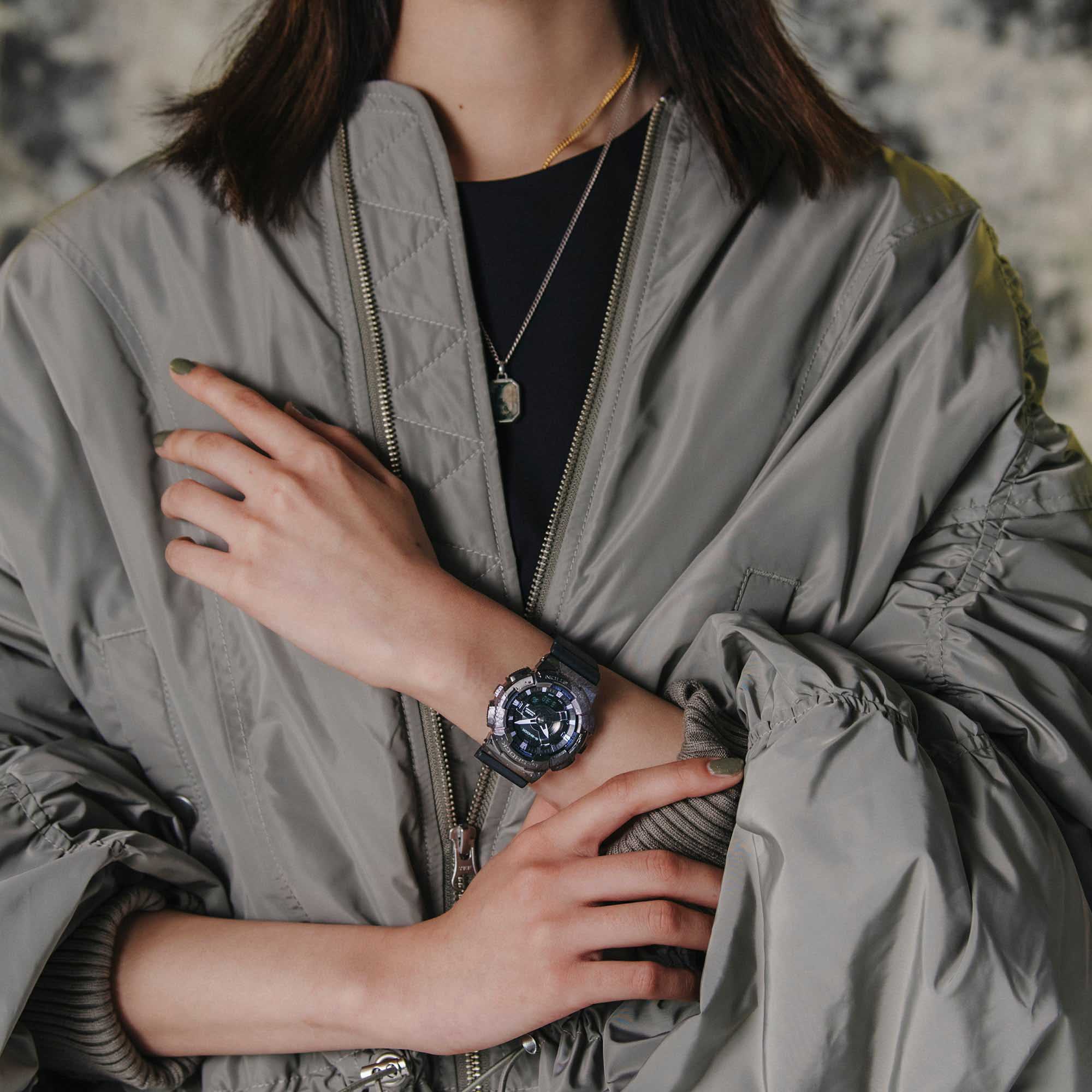 Casio Casio G-Shock GM-S114GEM-1A2 лимитированной серии, наручные мужские часы фото под углом