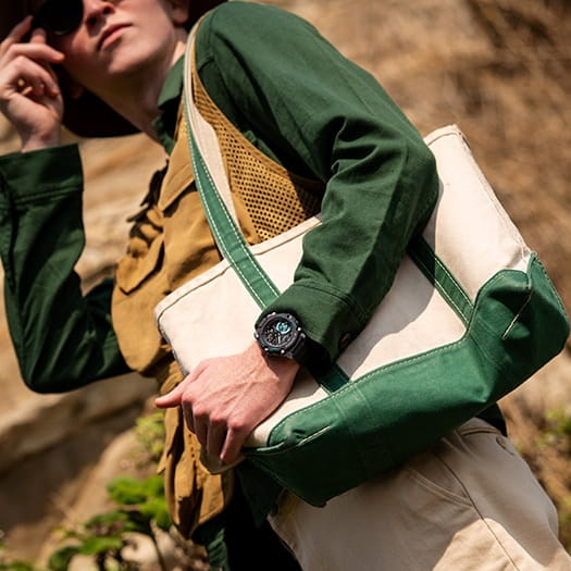 Casio Casio G-Shock GA-2200M-1AER мужские часы голубой циферблат на запястье