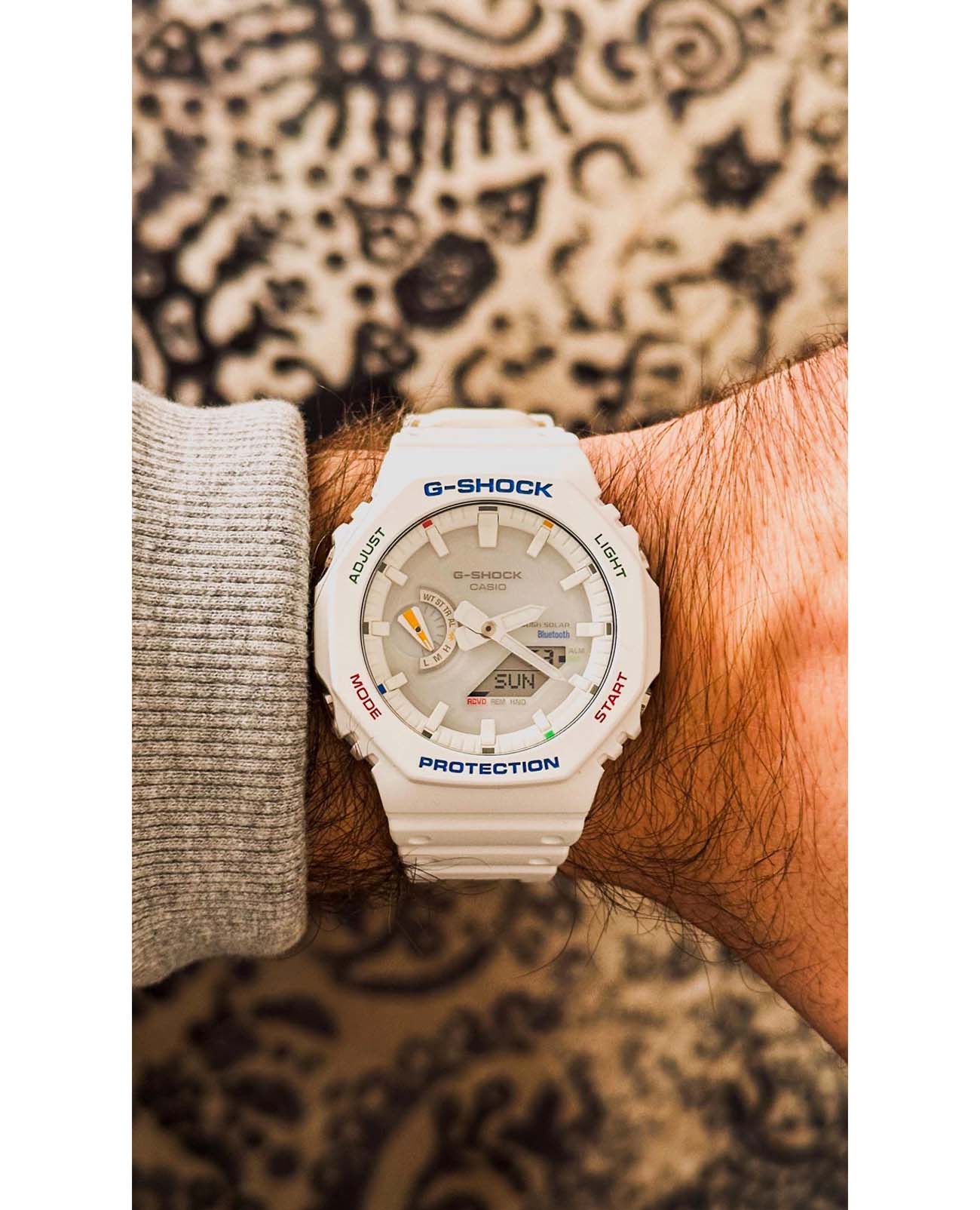 Casio Casio G-Shock GA-B2100FC-7ADR (GA-B2100FC-7A), g-shock япония мужские часы на браслете полимер боковой вид