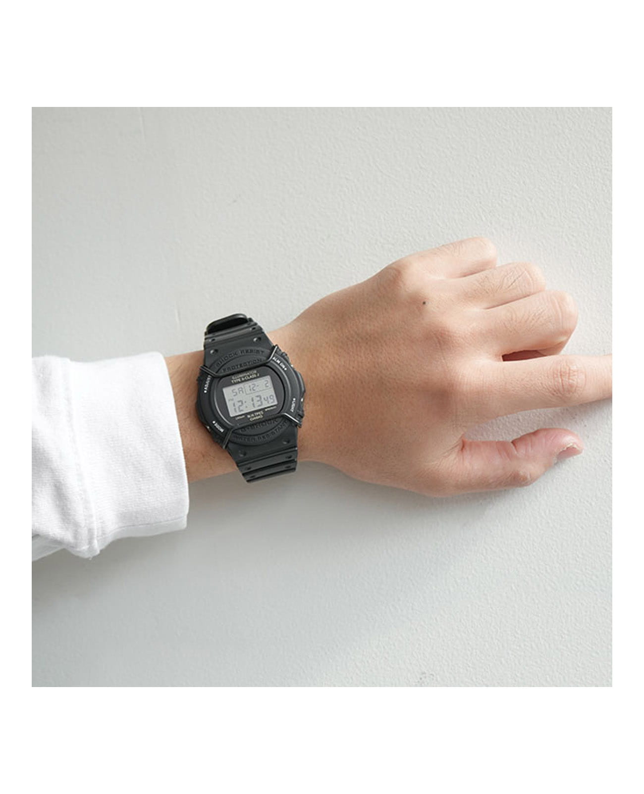 Casio Casio G-Shock DW-5700NH-1 , наручные мужские часы фото под углом