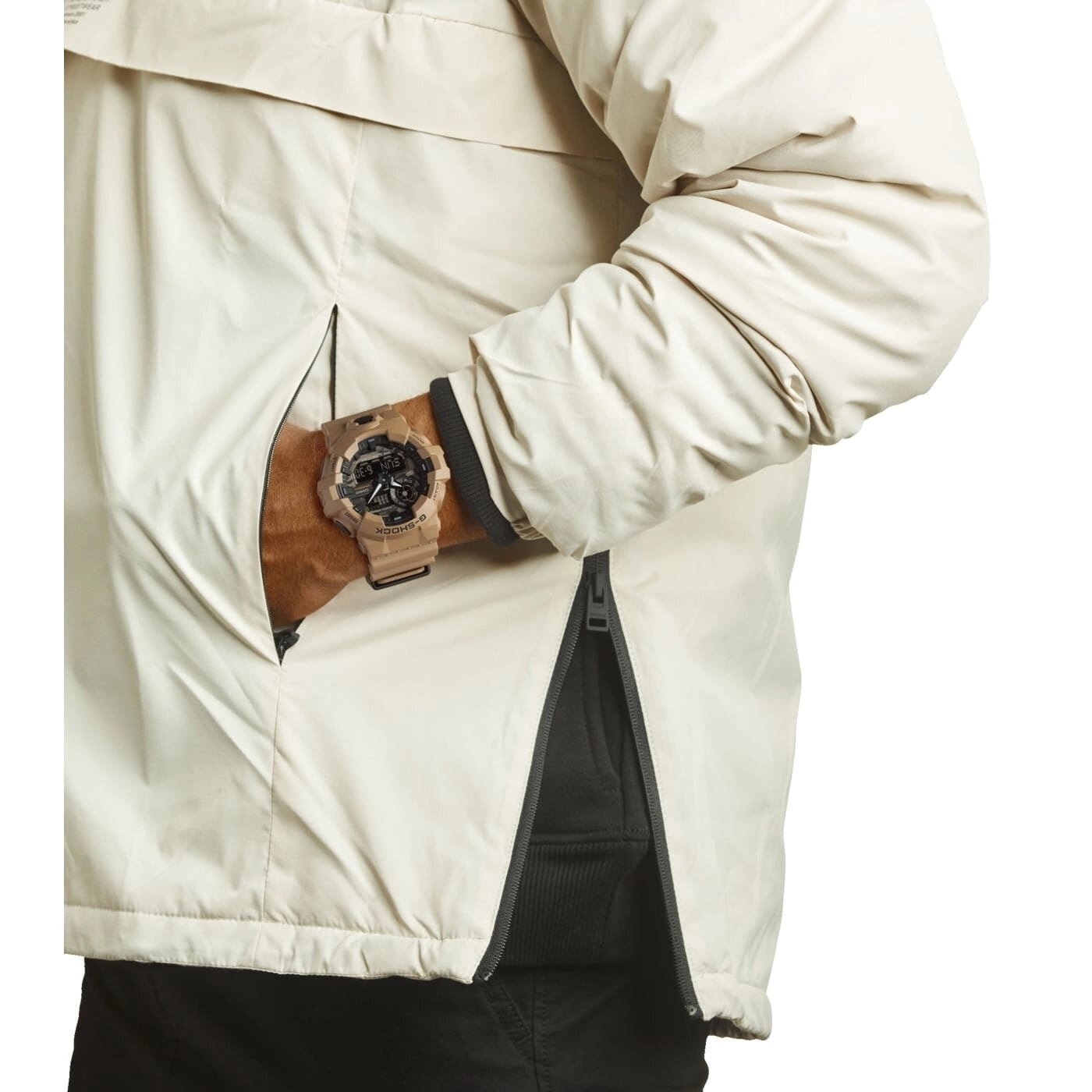 Casio Casio G-Shock GA-700CA-5A GA-700, наручные мужские часы фото под углом